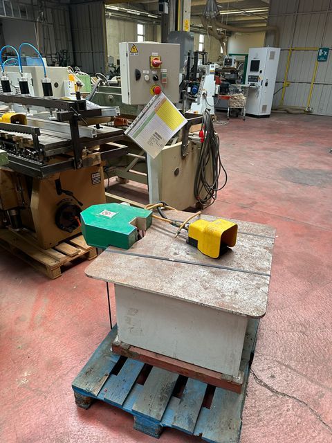 4SE702502-Caselli-Group-CHAIR-LEVELLING-MACHINE-COMEC-EGS (1).jpeg